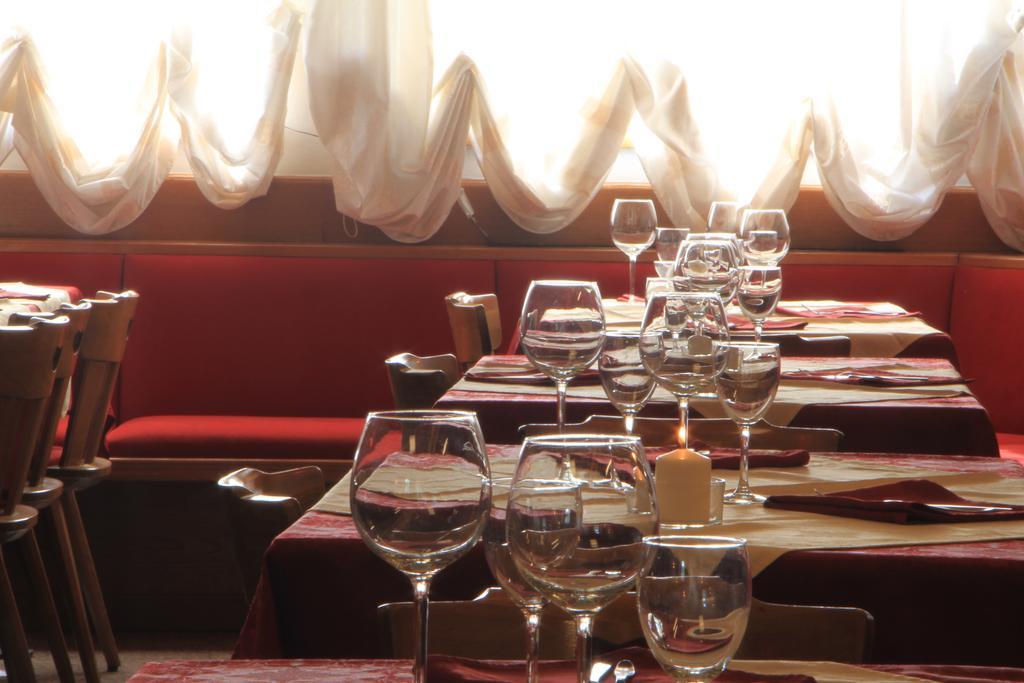 Hotel Aurora Vallarsa Екстериор снимка