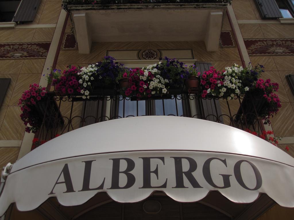 Hotel Aurora Vallarsa Екстериор снимка